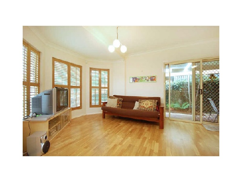 1/70 Denman Street, Greenslopes QLD 4120
