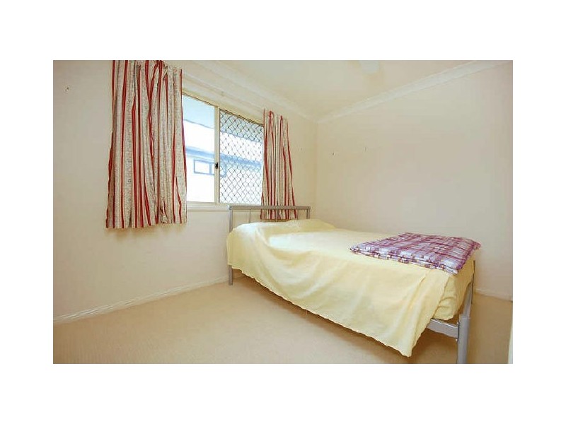 1/70 Denman Street, Greenslopes QLD 4120