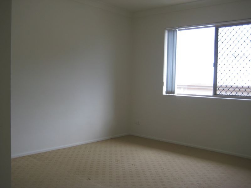 2/19 Vera Street, Greenslopes QLD 4120