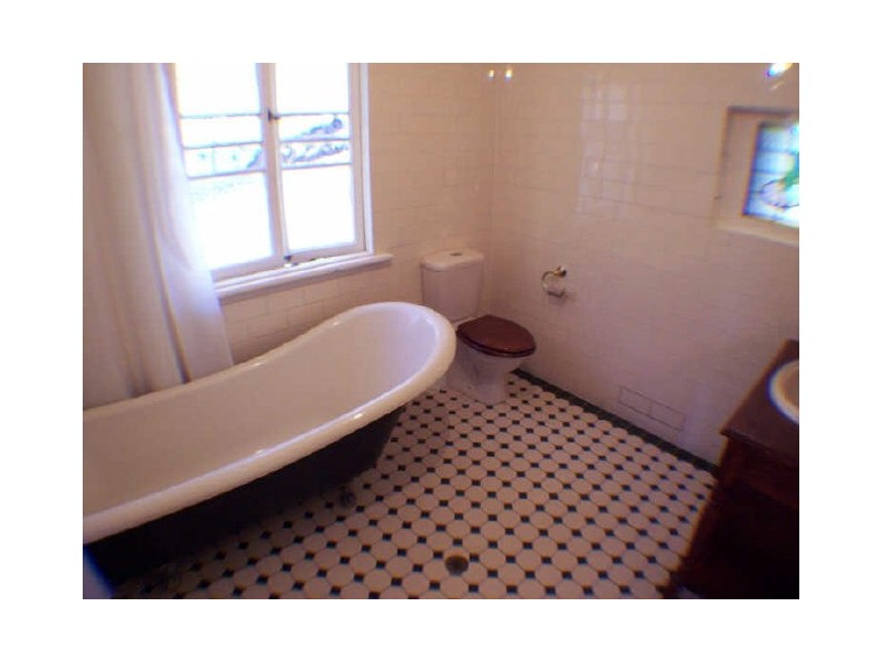 291 Wynnum Road, Norman Park QLD 4170