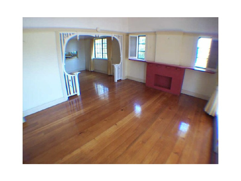23 Thomson Street, Greenslopes QLD 4120