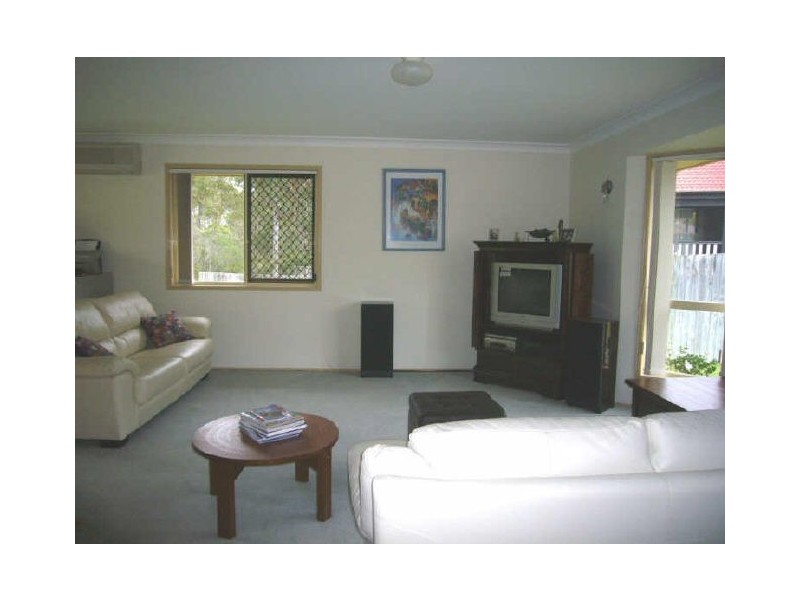 11 Noosa Place, Carindale QLD 4152