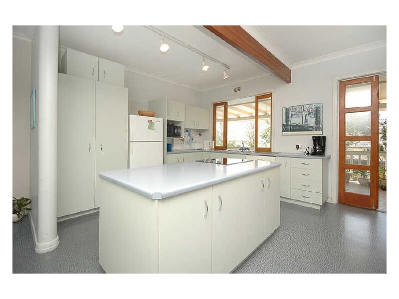 74 Waverley Rd, Camp Hill QLD 4152