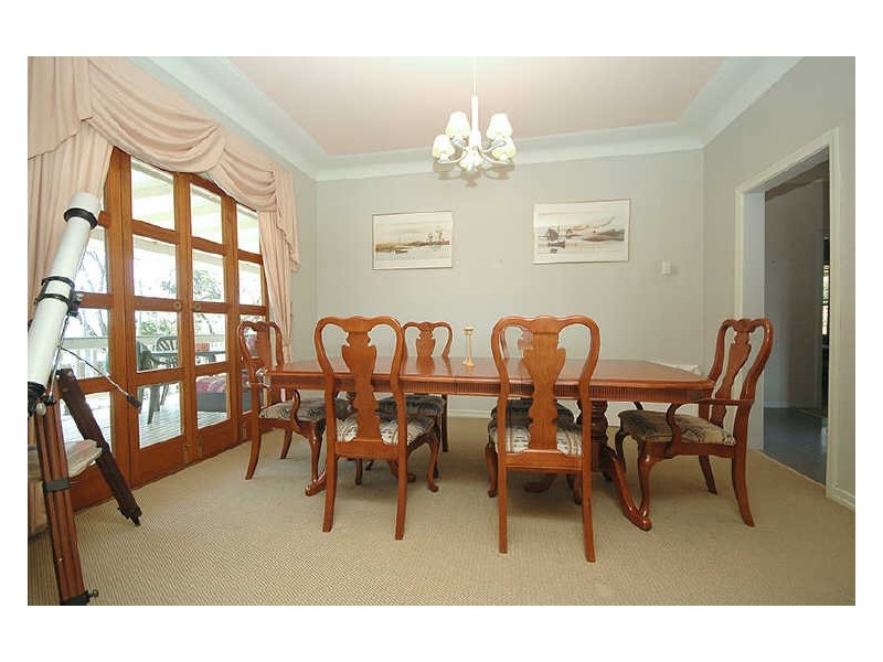 74 Waverley Rd, Camp Hill QLD 4152