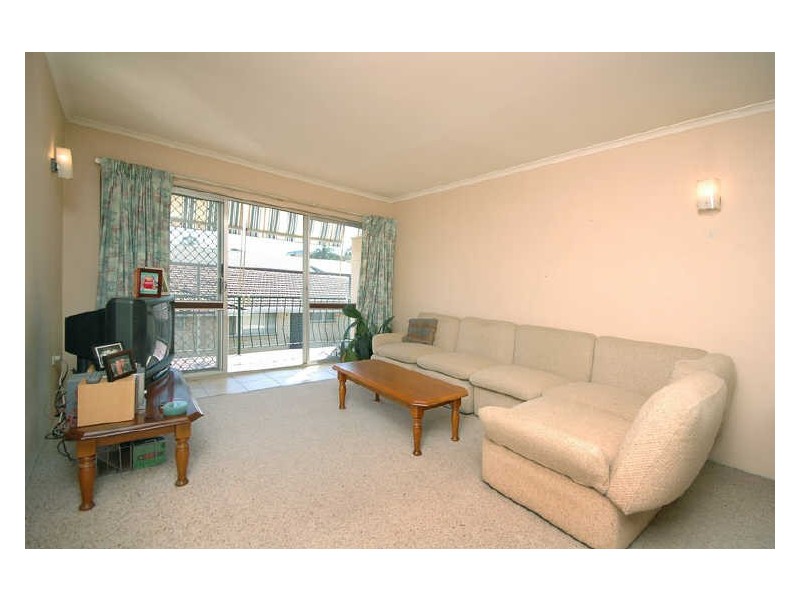 4/32 Macaulay Street, Coorparoo QLD 4151