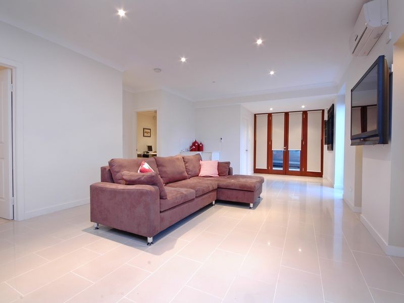 57 Molloy Road, Cannon Hill QLD 4170