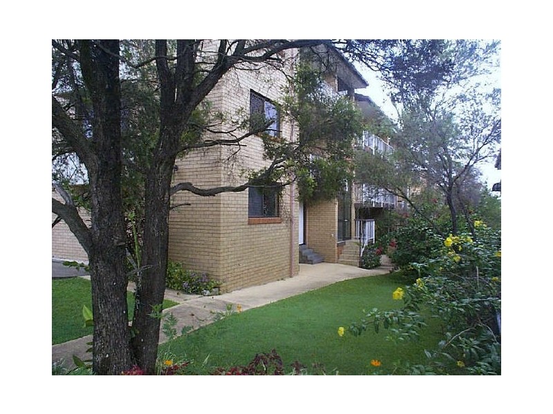 1/8 Baragoola Street, Coorparoo QLD 4151