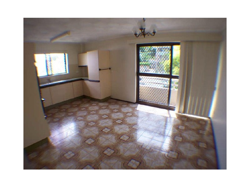 1/8 Baragoola Street, Coorparoo QLD 4151