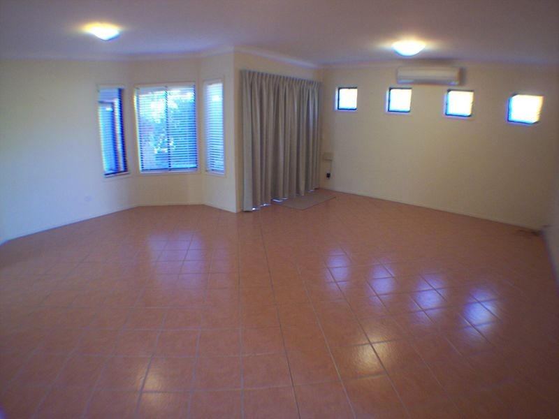 7 Ensign Street, Carindale QLD 4152