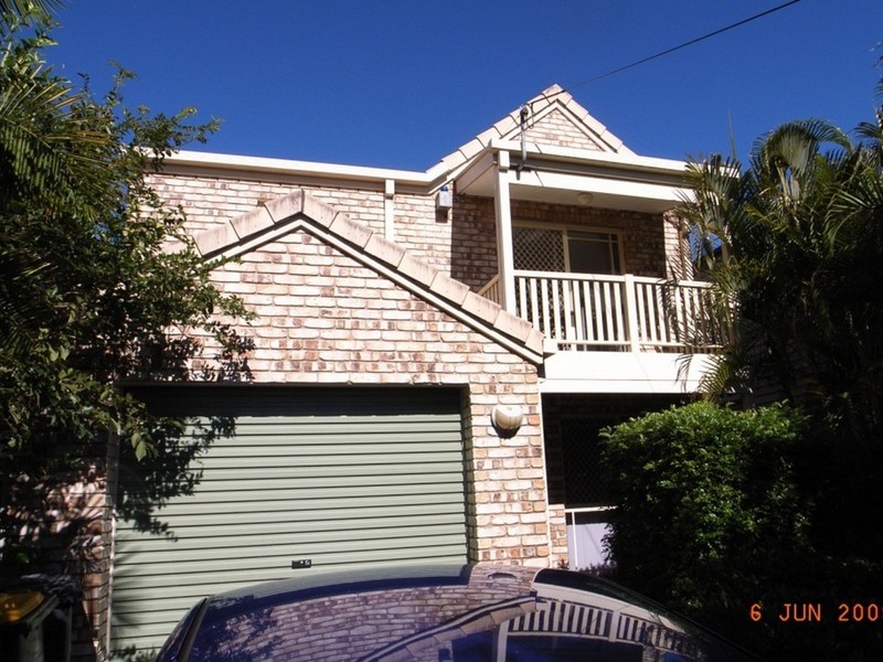 145 Macrossan Avenue, Norman Park QLD 4170