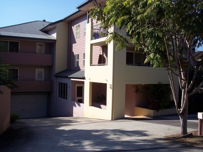 6/24 Mclay Street, Coorparoo QLD 4151