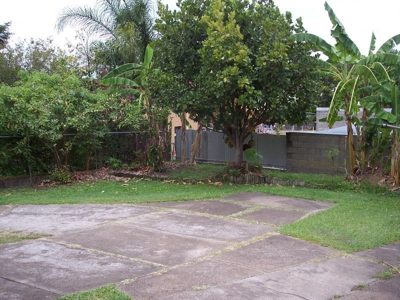 19 Dorinda Street, Greenslopes QLD 4120