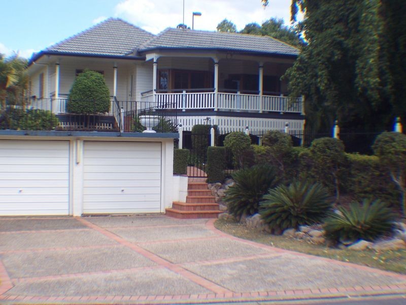 19 Merinda Street, Greenslopes QLD 4120