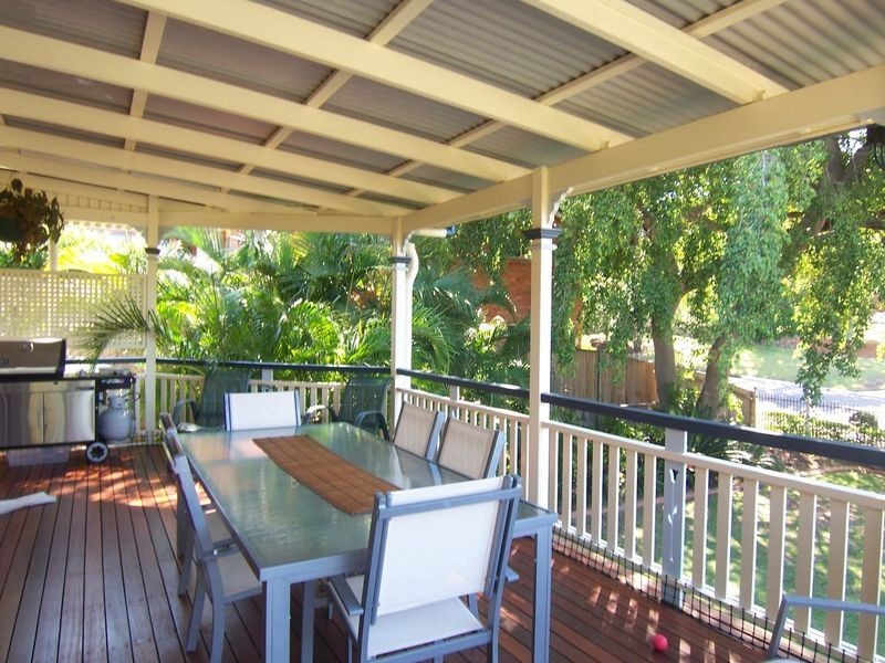 19 Merinda Street, Greenslopes QLD 4120