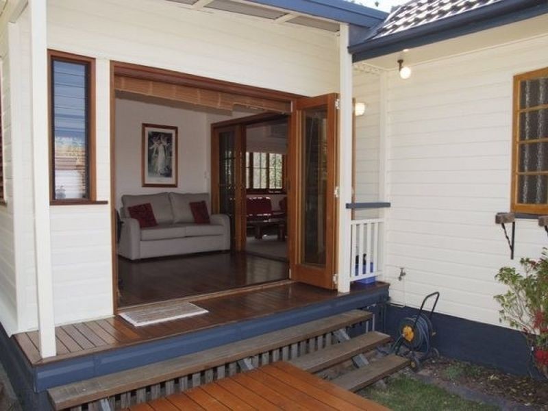 19 Merinda Street, Greenslopes QLD 4120