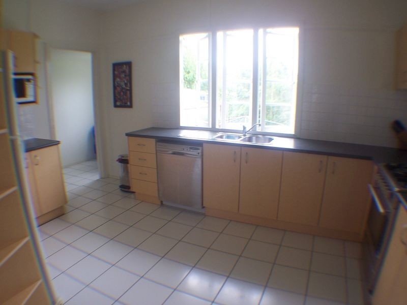 43 Longfellow Street, Norman Park QLD 4170