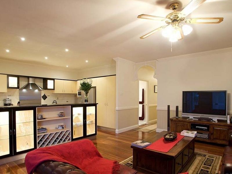 65 Macdonald Street, Norman Park QLD 4170