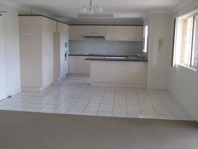 2/98 Pembroke Road, Coorparoo QLD 4151