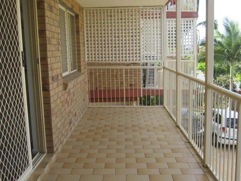 2/98 Pembroke Road, Coorparoo QLD 4151