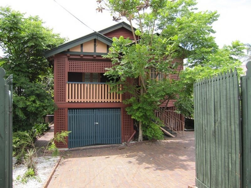 86 Bunya Street, Greenslopes QLD 4120