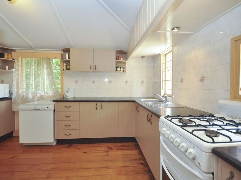 26 Birdwood Road, Holland Park West QLD 4121