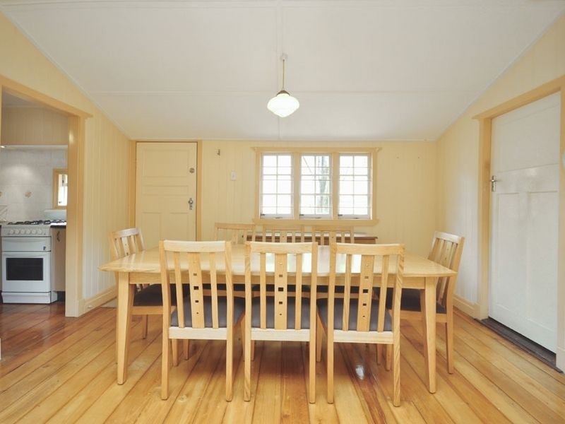 26 Birdwood Road, Holland Park West QLD 4121