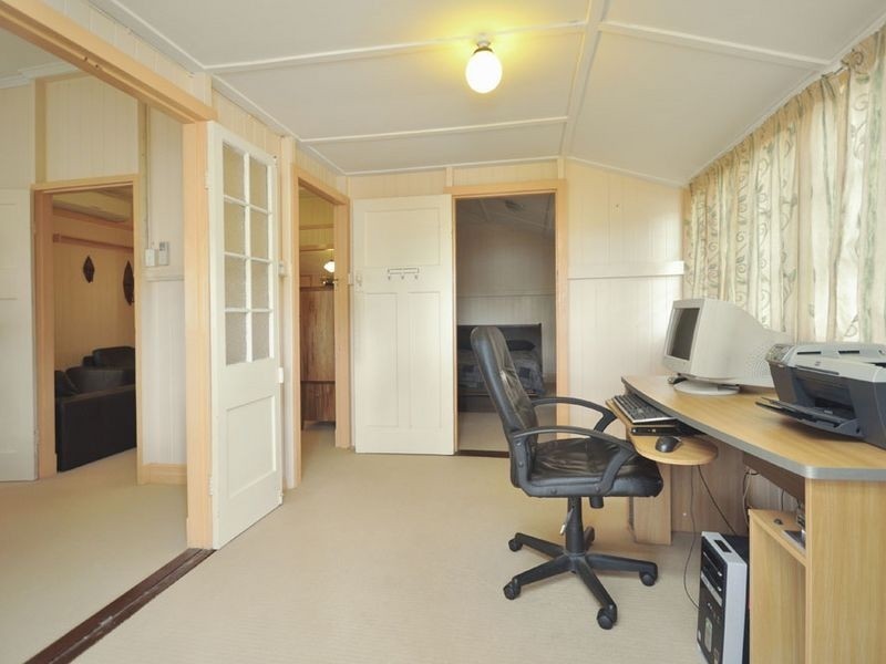 26 Birdwood Road, Holland Park West QLD 4121