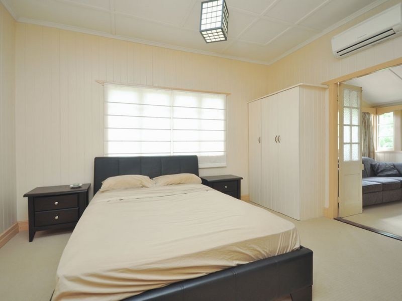 26 Birdwood Road, Holland Park West QLD 4121