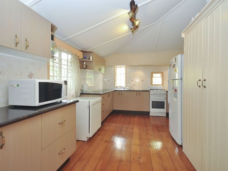 26 Birdwood Road, Holland Park West QLD 4121