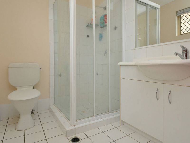 8/262 Cavendish Road, Coorparoo QLD 4151