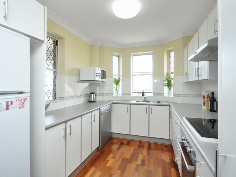 11/102 Pembroke Road, Coorparoo QLD 4151