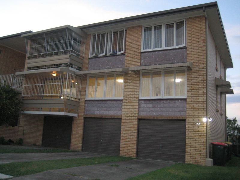 2/232 Cavendish Road, Coorparoo QLD 4151