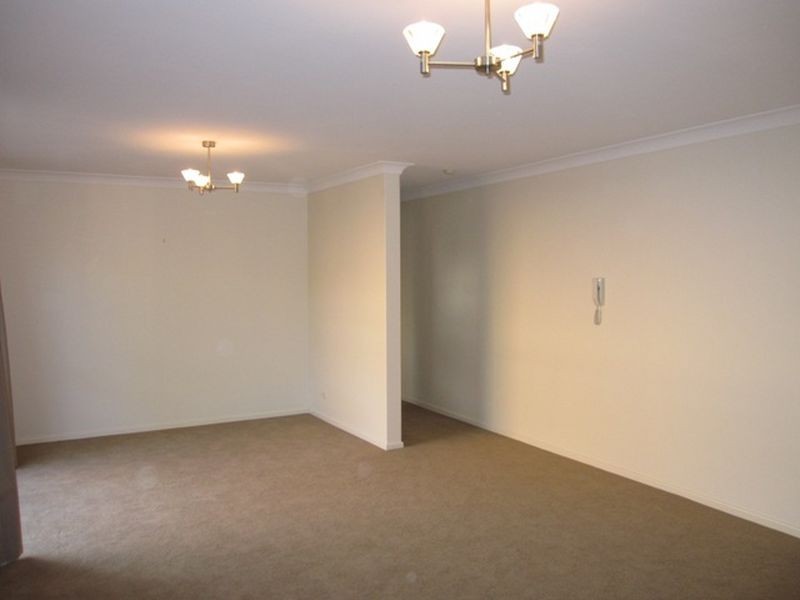 2/28 Weston Street, Coorparoo QLD 4151