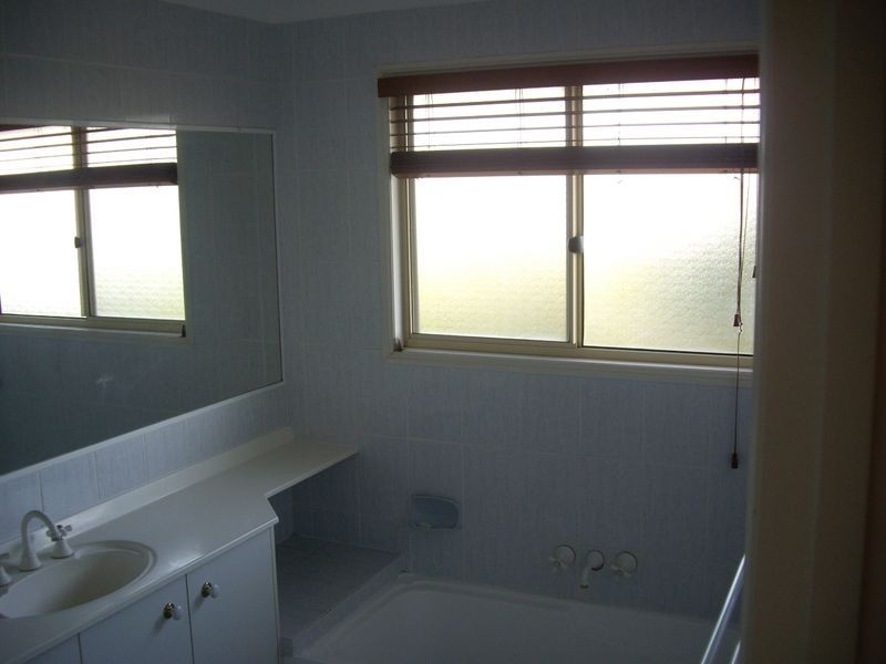 7 Cowell Street, Carindale QLD 4152