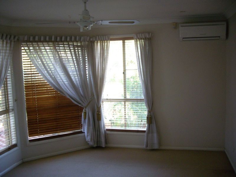 7 Cowell Street, Carindale QLD 4152