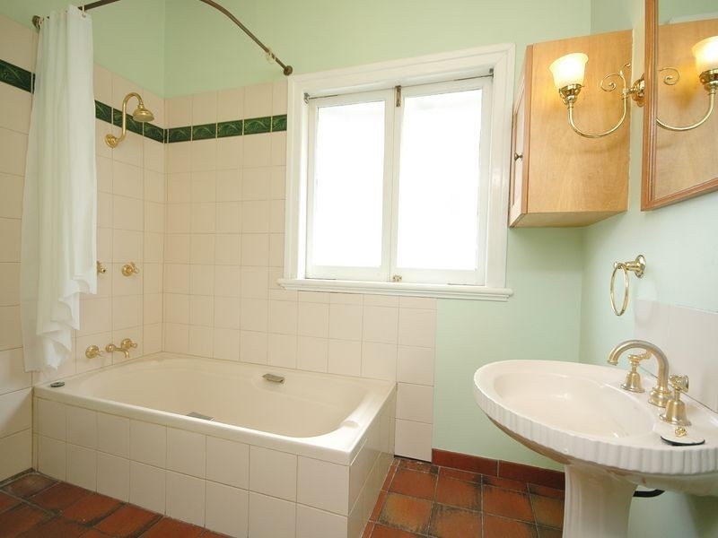 359 Cavendish Road, Coorparoo QLD 4151