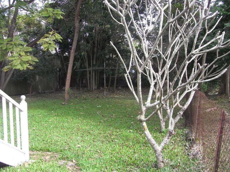 25 Thomas Street, Greenslopes QLD 4120