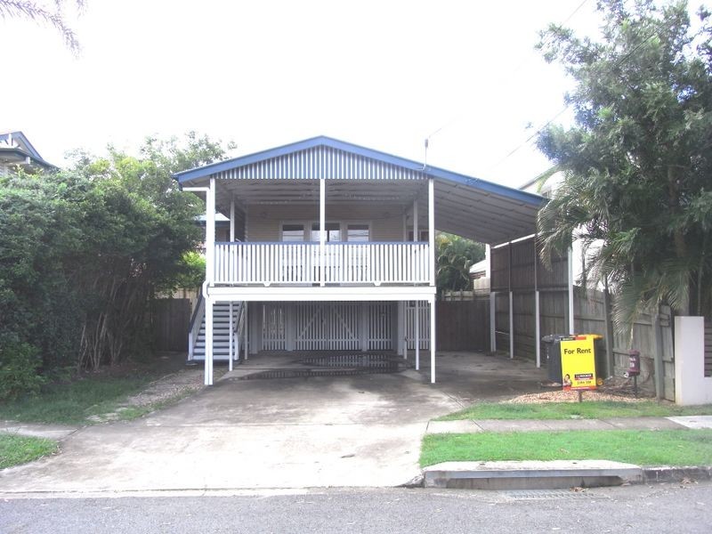 19 Glenora Street, Wynnum QLD 4178