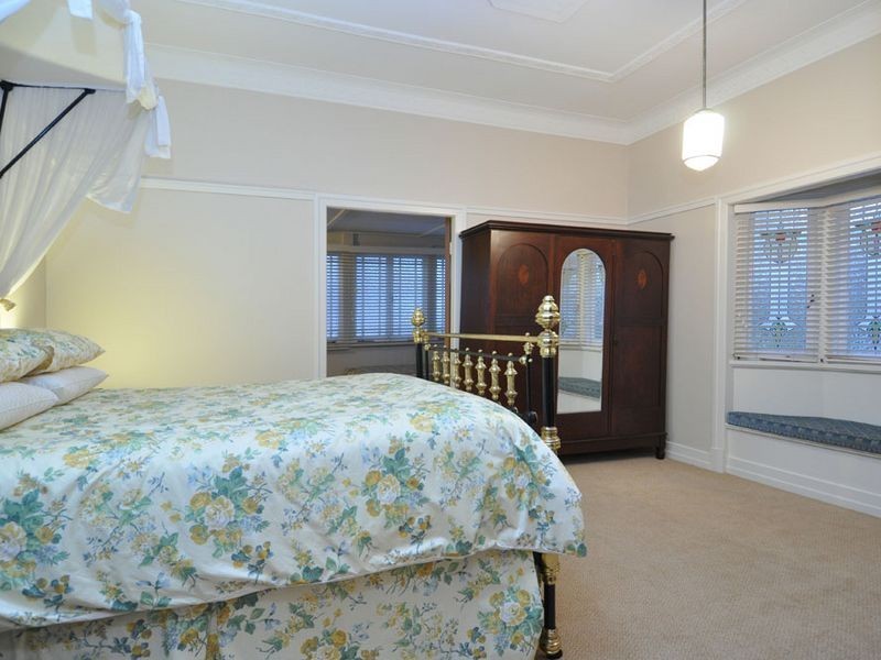 40 Percival Terrace, Holland Park QLD 4121