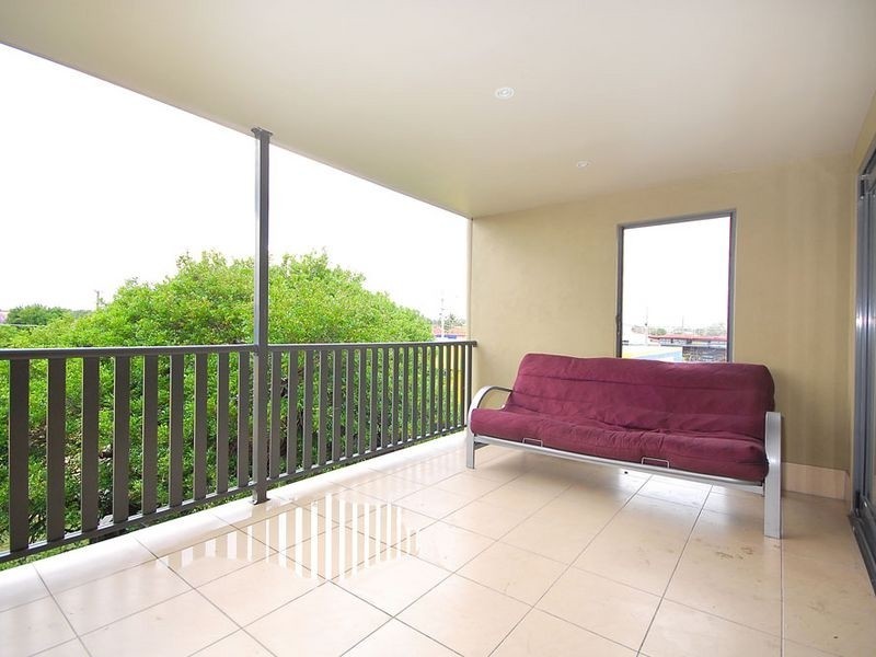 6/11 Temple Street, Coorparoo QLD 4151