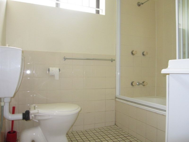 1/18 Bunya Street, Greenslopes QLD 4120