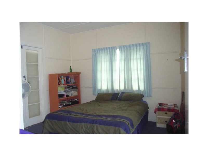 24 Landsdowne Street, Coorparoo QLD 4151