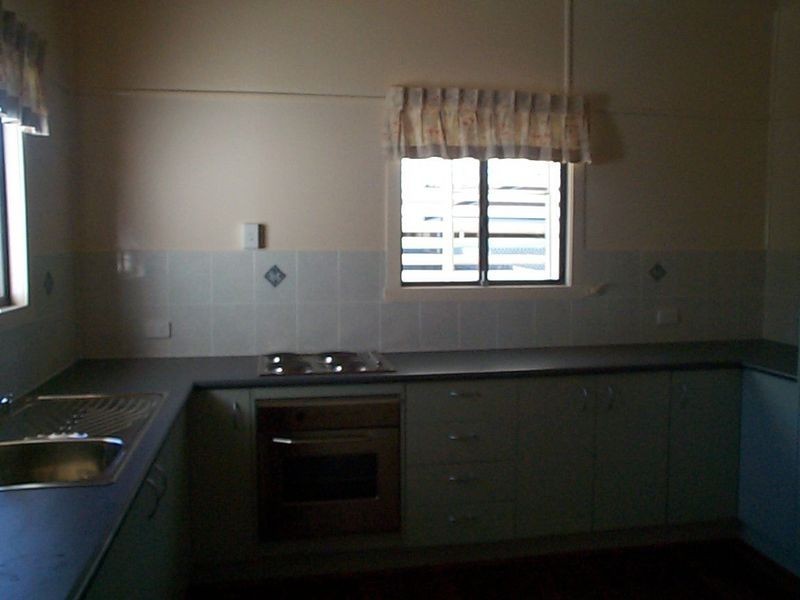 282 Oates Avenue, Holland Park QLD 4121