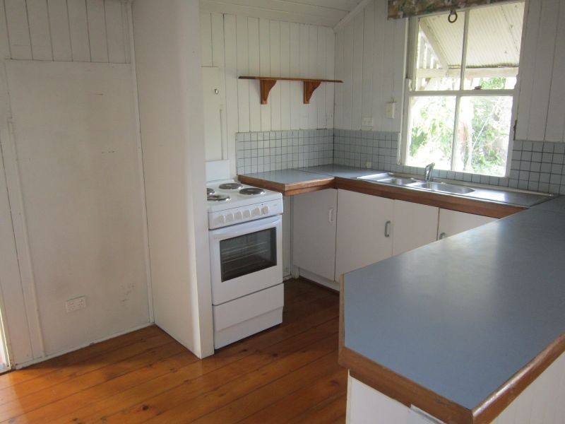 24 Wilkins Street East, Annerley QLD 4103