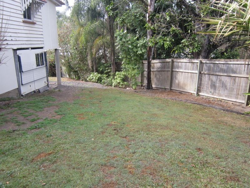 24 Wilkins Street East, Annerley QLD 4103