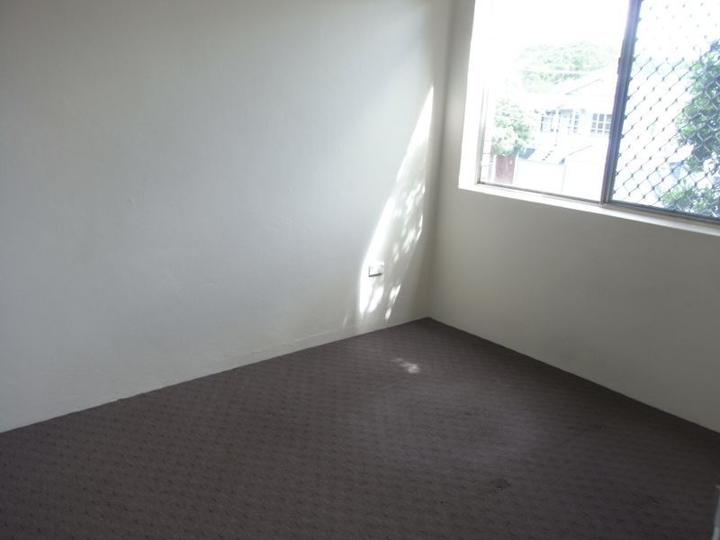 1/32 Macaulay Street, Coorparoo QLD 4151