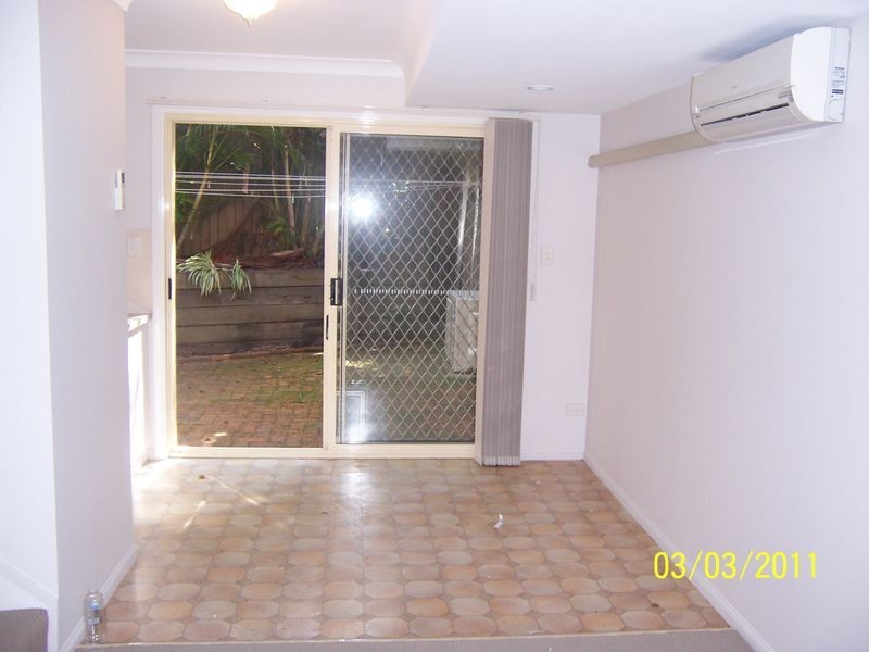 2/31 Merinda Street, Greenslopes QLD 4120