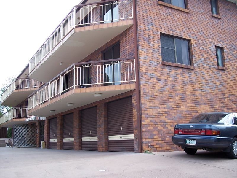 10/3 Curd Street, Greenslopes QLD 4120