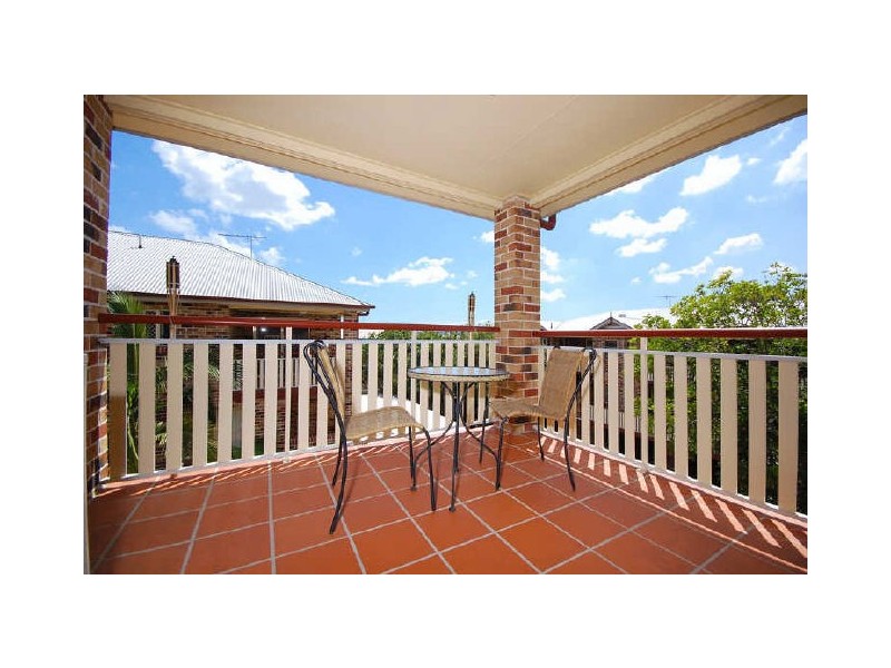 2/63 Kirkland Avenue, Coorparoo QLD 4151