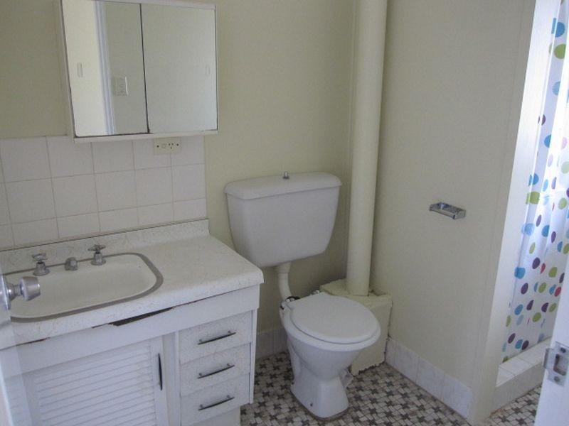 2/11 Harty Street, Coorparoo QLD 4151